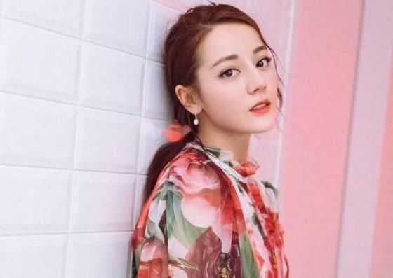 被问掉到水里先救谁时:热巴委婉,杨幂高情商,李