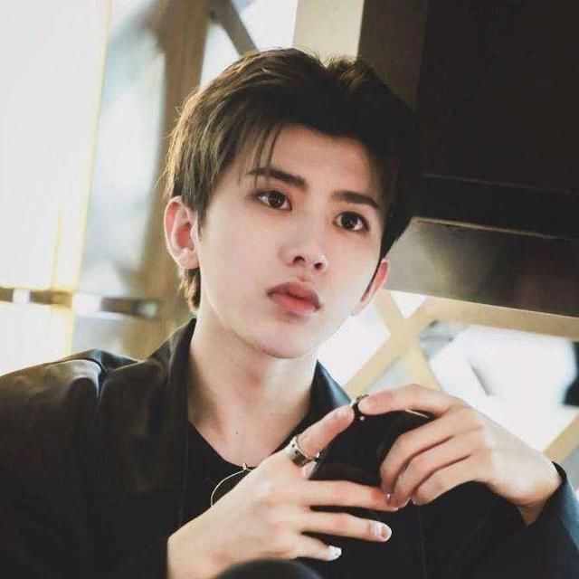 蔡徐坤粉丝接近千万,录天天向上爆和钱枫曾相