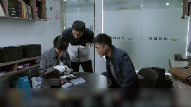 特工任务|眼镜上有微型摄像头? 特工任务|眼镜上有微型摄像头?