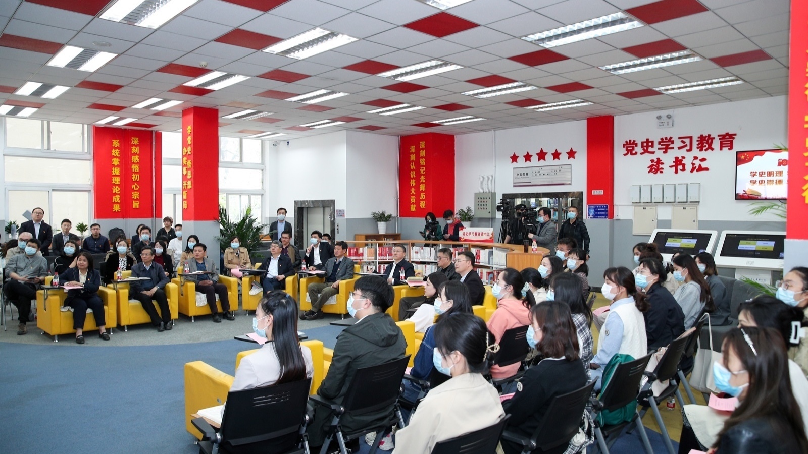 “读书汇”是个专门学习党史的场所 “读书汇”是个专门学习党史的场所