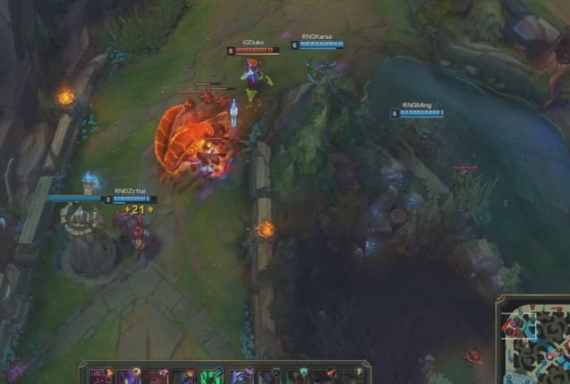 走A怪为何再选亚索走下路?卡萨的回答让小虎