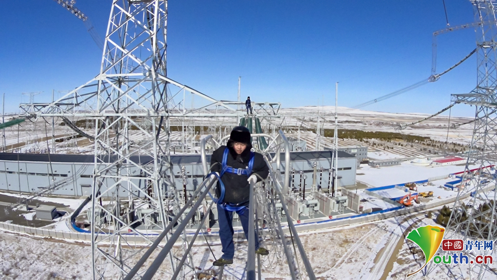 90后女工特高压电线上跳芭蕾 --记我国首个