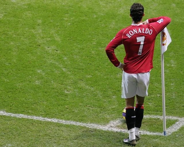 C罗浴火重生延续曼联7号传奇,弗格森的一句话