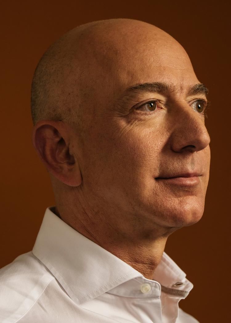 亚马逊创始人贝索斯越来越高调,是什么改变了