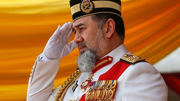 马来西亚元首辞职 强势“宰相”再削“君权”？