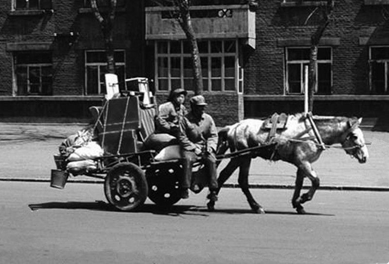 80年代老照片:巩俐20岁泳装照无与伦比,最后一