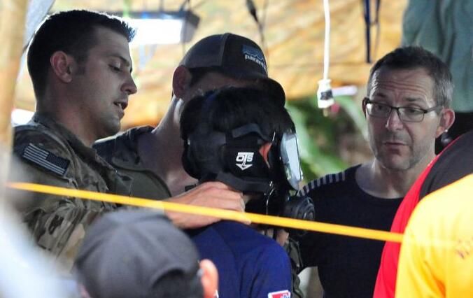 噩耗!洞穴救援队员死亡 泰国12名少年足球运动