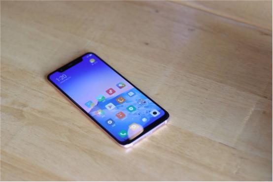 戏体验是检验手机性能的标准 小米8VS荣耀pla