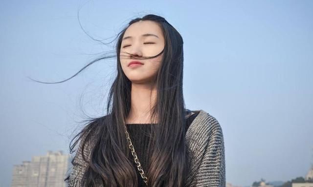 董卿倾情推荐的七本书女性好书,很值得我们放