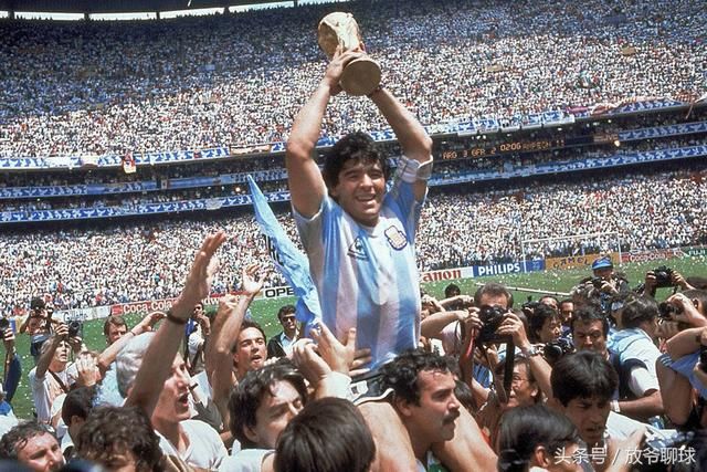 盘点阿根廷足球历史十大巨星排行榜:三人效力