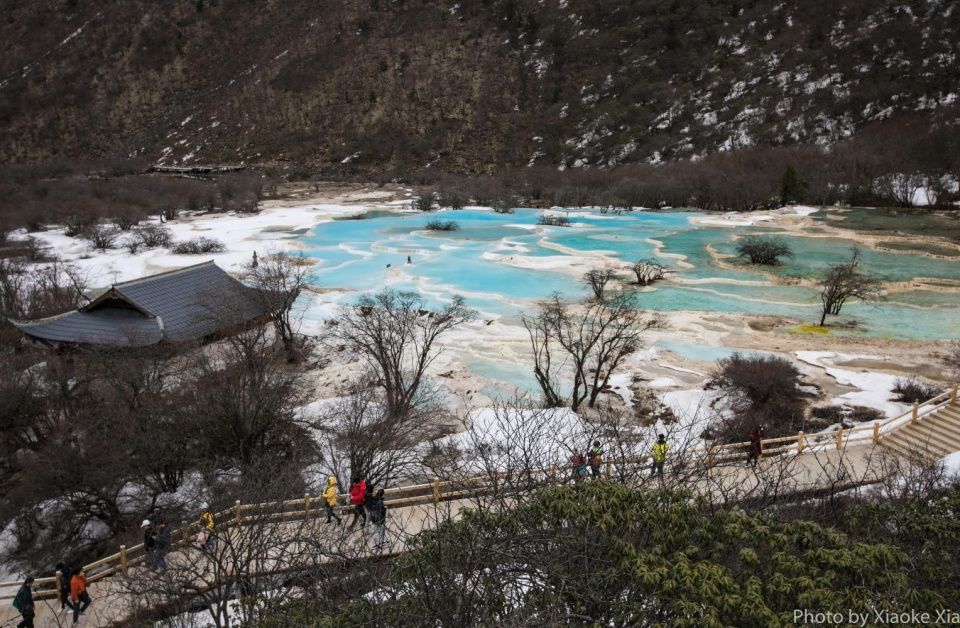 五彩池:最为神奇和艳丽的海子.