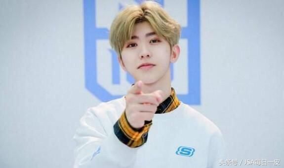 鹿晗的学历, 张艺兴的学历, 蔡徐坤的学历, 差距