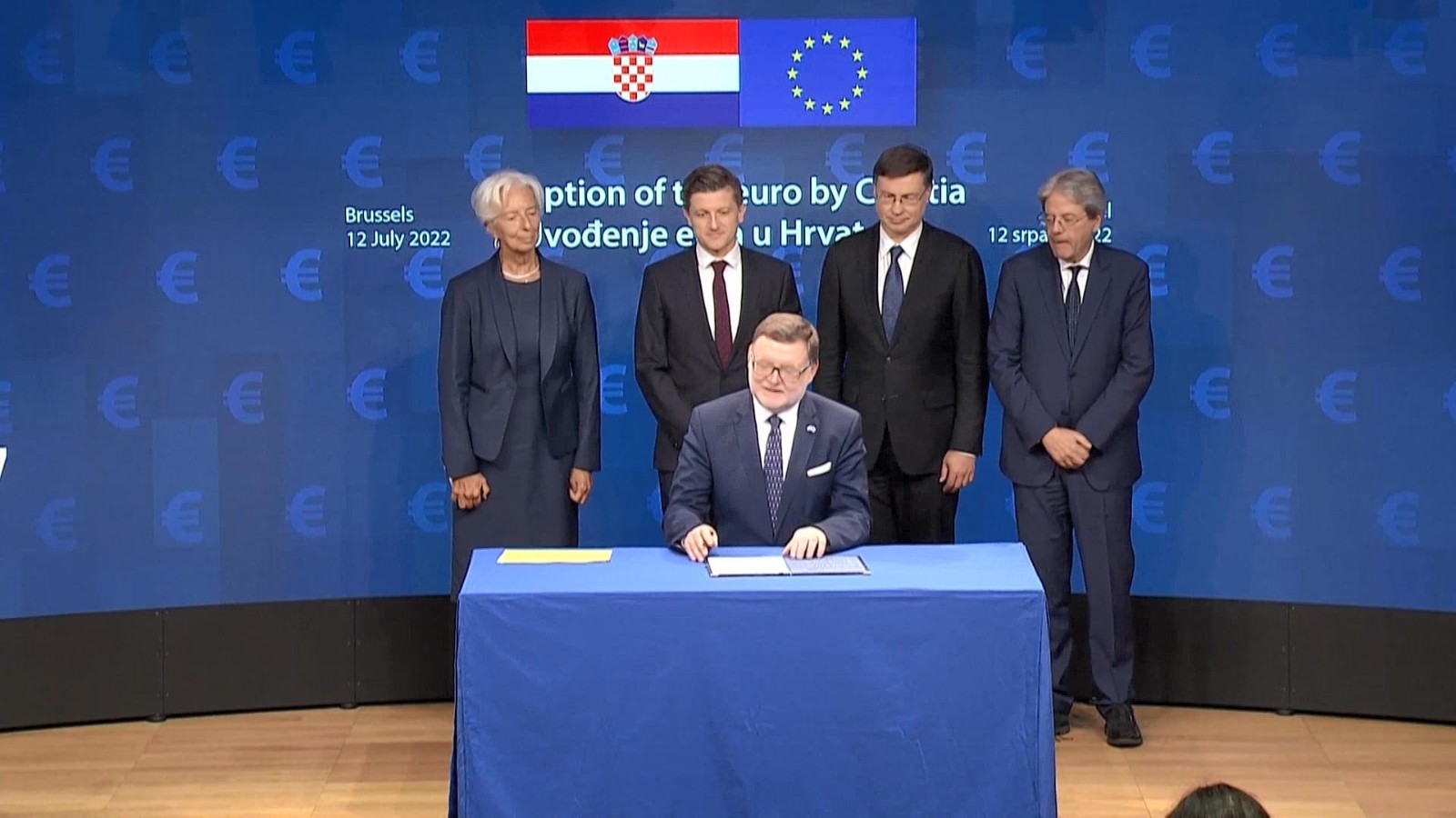 欧盟正式批准克罗地亚从明年起使用欧元