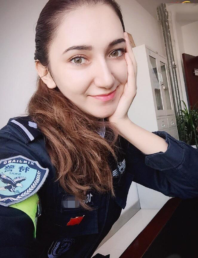 漂亮美女亦有铮铮铁骨!反恐一线的新疆女特警 漂亮美女亦有铮铮铁骨!反恐一线的新疆女特警