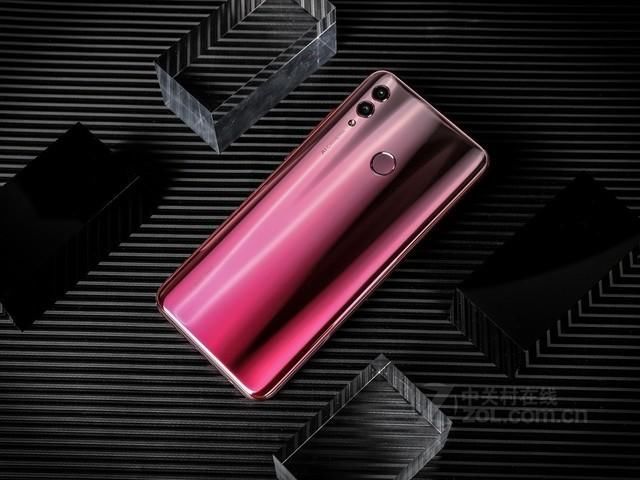 作为一款中端机型,荣耀10青春版到底有多良心呢,我们一点点来看!