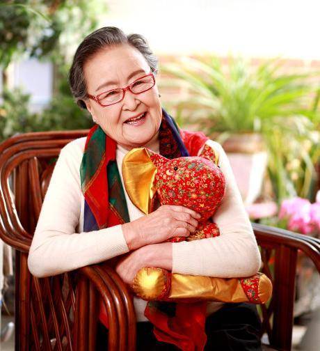 凌元原名张敏,吉林人,出生于1917年,凌元小时候的梦想就是当演员,后来