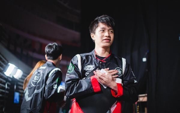 三冠王skt不敌小花生!网友:想起了厂长被支配的恐惧!