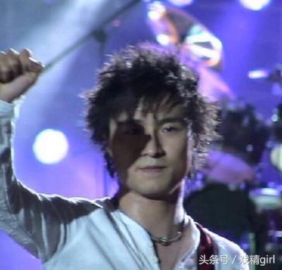 汪峰在歌手节目唱《我们不一样》?评论空前默