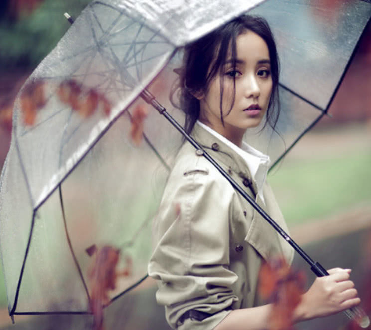 唐嫣签下的四位女明星,怎么看都没隔壁杨幂家