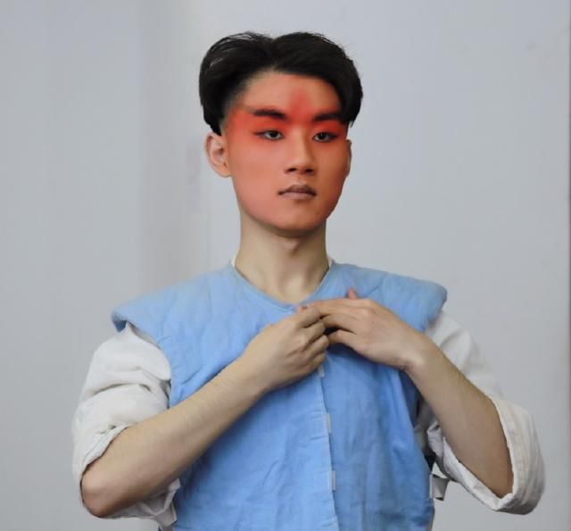 郭德纲为保护陶阳的嗓子要求降调,新年开箱后