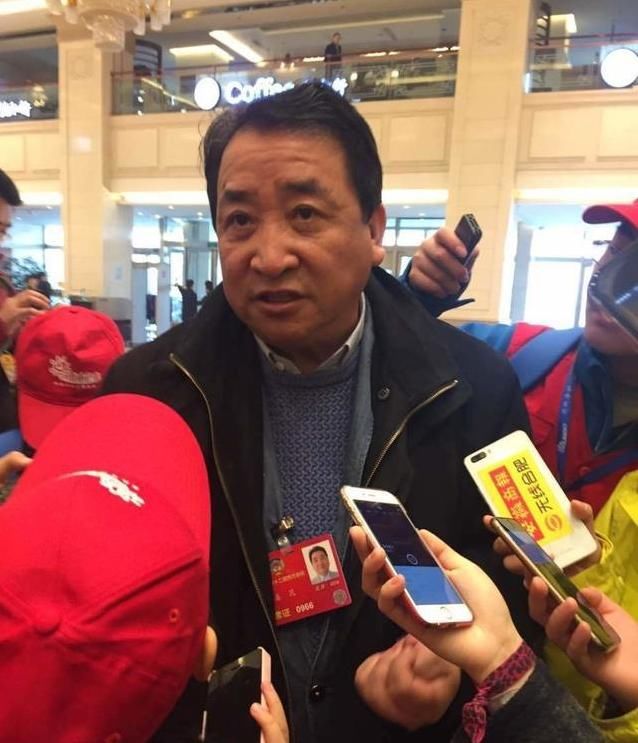 孔庆东力挺郭德纲:姜昆狗屁不是 网友:话虽糙