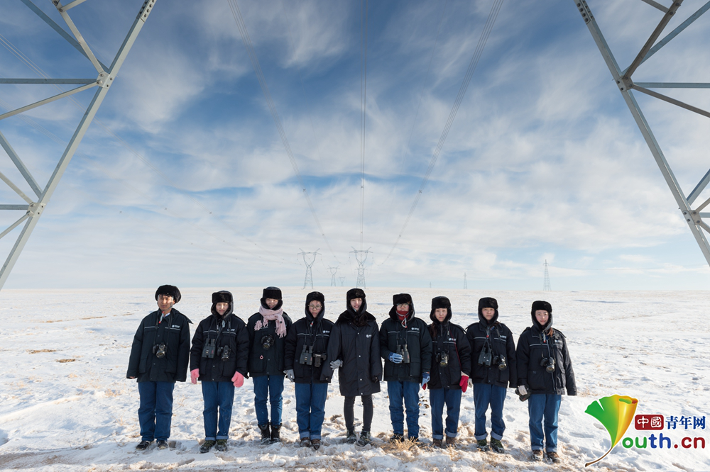 “90后”女工特高压电线上“跳芭蕾” ——记我国首个女子特高压输电班 “90后”女工特高压电线上“跳芭蕾” ——记我国首个女子特高压输电班