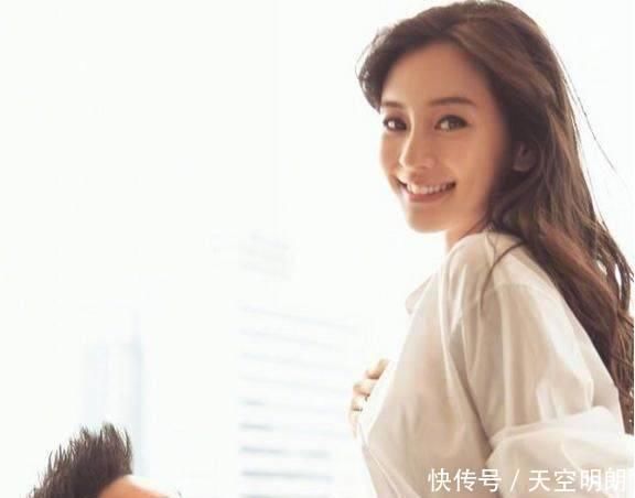 黄晓明儿子喂奶正面照曝光,小海绵的这个部位