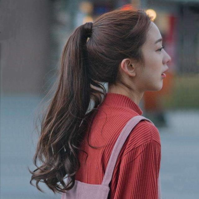 皮肤黑更别留黑发,老气暗沉,染这种颜色的头发