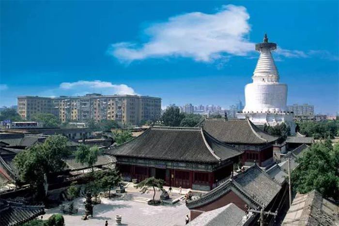 白塔寺：年代最早规模最大的喇嘛塔