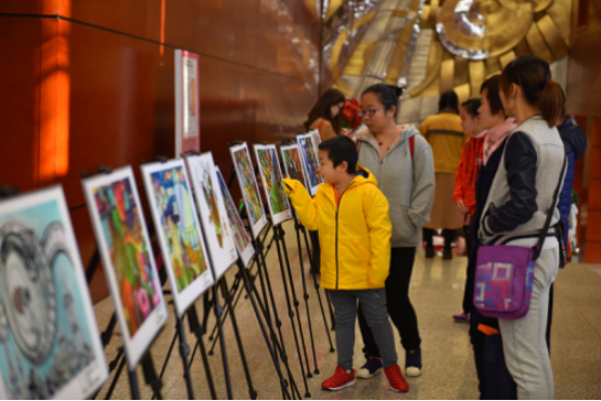 【学习贯彻十九大】北京市科协举办“艺启筑梦”科普表演活动