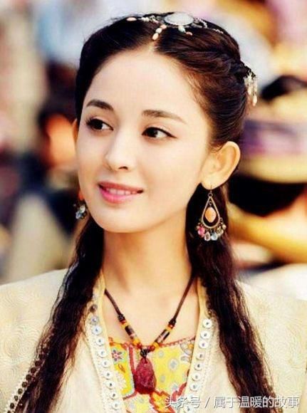 当红女星扎双马尾,杨幂俏皮,郑爽有韩范,热巴让