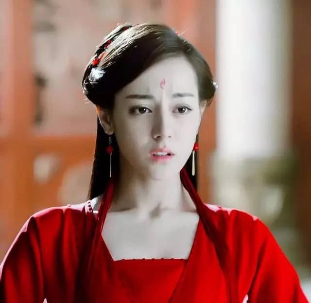 一直以为赵丽颖的红衣古装最美,直到看到迪丽