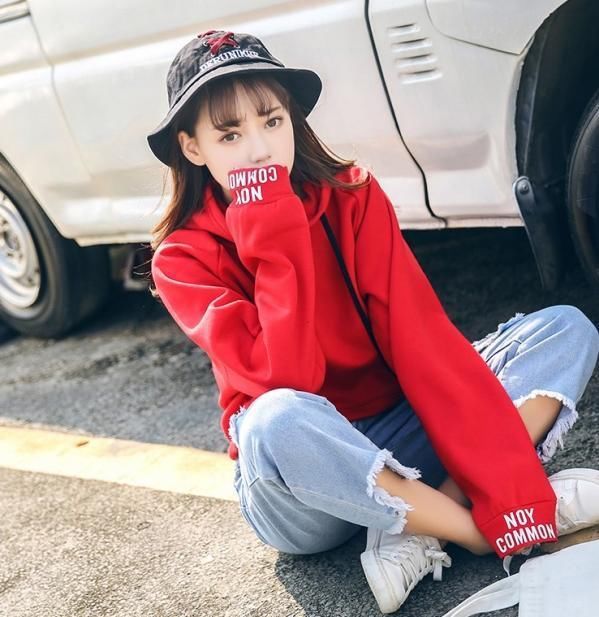 红色卫衣适合什么人穿,适合什么肤色?