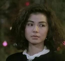 被誉为香港第一美女,曾被成龙骗上床,如今这副