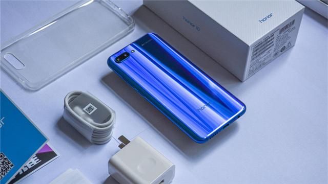 首批升级GPU Turbo吓人技术的荣耀10,强上加