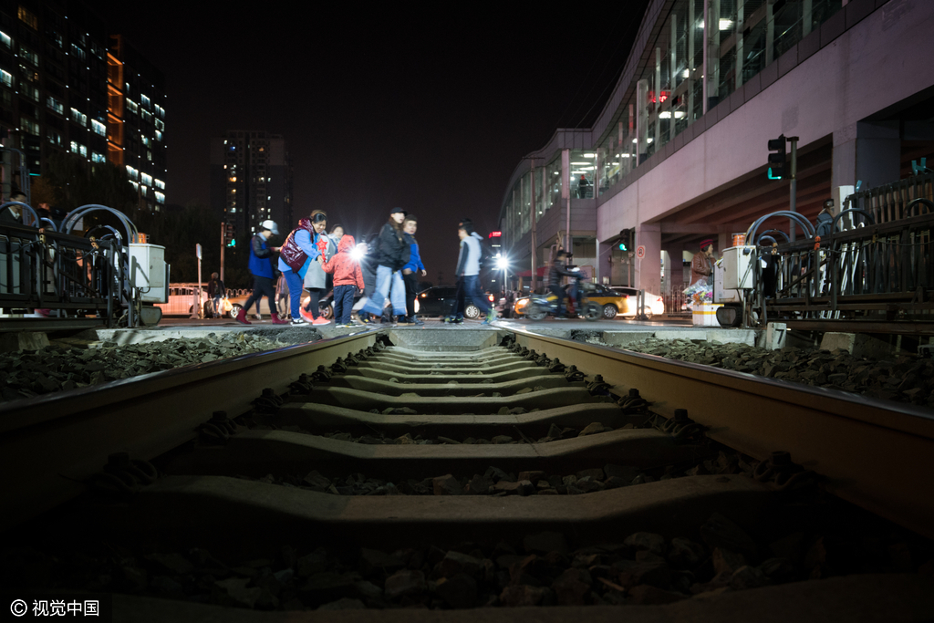 五道口火车过后,铁路上一片死寂,这里几天后就不会再有1024_683