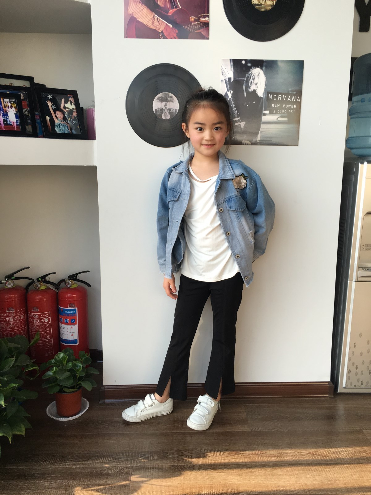 春晚新星张岚茜曝生活照 家庭背景更是娱乐新方向-北京时间