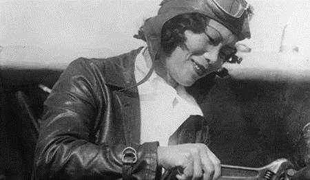 中国第一批女飞行员,每一个的颜值都爆表,