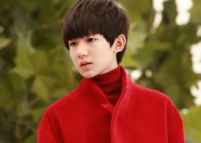 给TFboys三小只各定义一种颜色,易烊千玺适