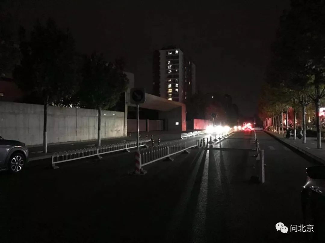 房山这条黑漆漆的马路上,一个3岁宝宝永远不会再醒来…… 房山这条黑漆漆的马路上,一个3岁宝宝永远不会再醒来……