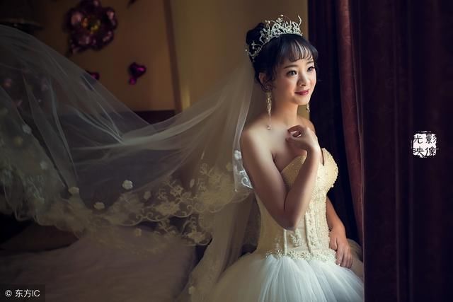 接親日女方父母要五萬塊才放人,僵持不下,新郎硬拉走伴娘去結婚