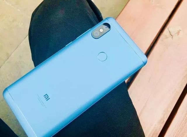 千元机怎么选?看坚果3红米Note5对比评测