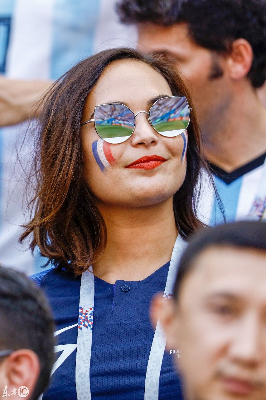俄罗斯世界杯阿根廷最后一场比赛的漂亮女球迷
