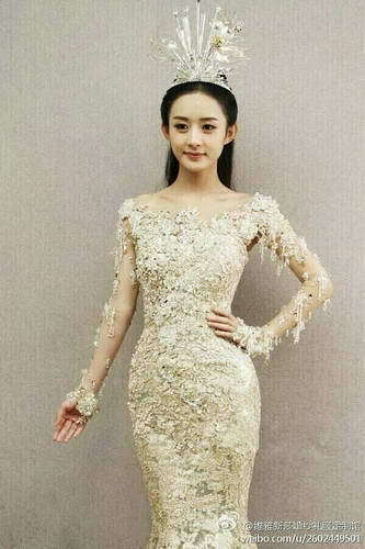 女星也脱发唐嫣赵丽颖上榜 宋茜凭最高发际线夺冠