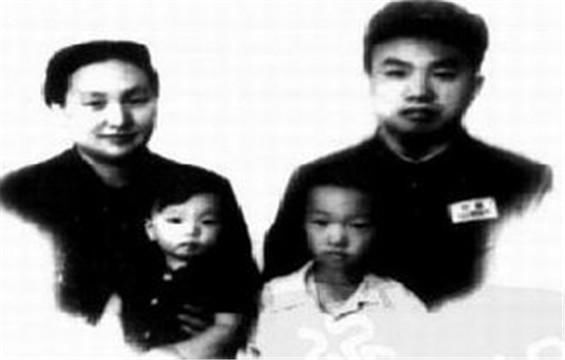 这位开国大将结婚时,元帅强助攻,妻子羞答答地