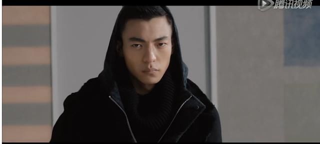 厉害了!偶像练习生卜凡,模特出身走过T台跟张