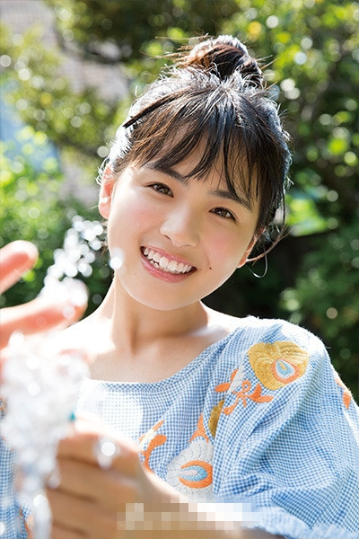 乃木坂46大园桃子拍制服写真 学生气十足