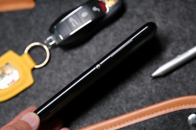 多国语言 智能操控 你的随身翻译助理科大讯飞翻译机