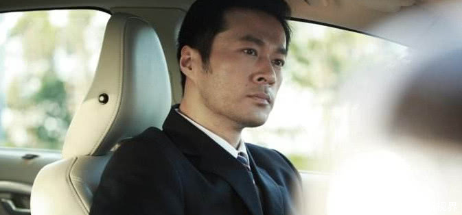 他是胡歌兄弟,被唐嫣带红,与靳东竟然还有个这