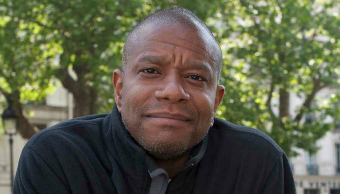 虽然保罗·比提曾经将约瑟夫·海勒,科特·冯内古特称为文学影响者